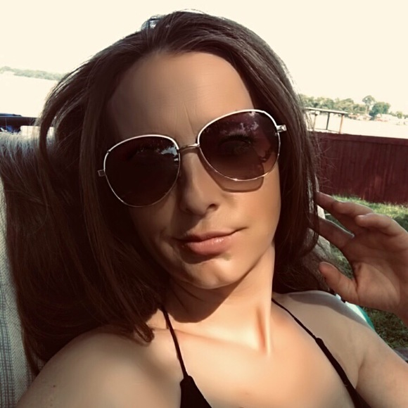 Meet your Posher, Val - Picture 7 of 7